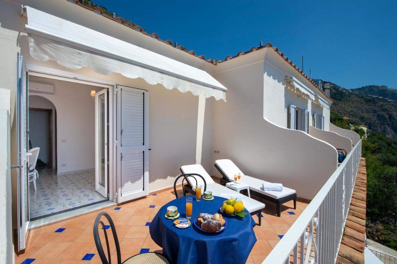 Open Gate Hotel Praiano Bagian luar foto