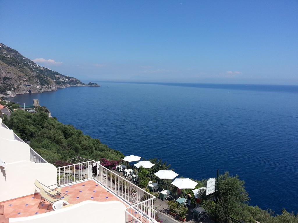 Open Gate Hotel Praiano Bagian luar foto