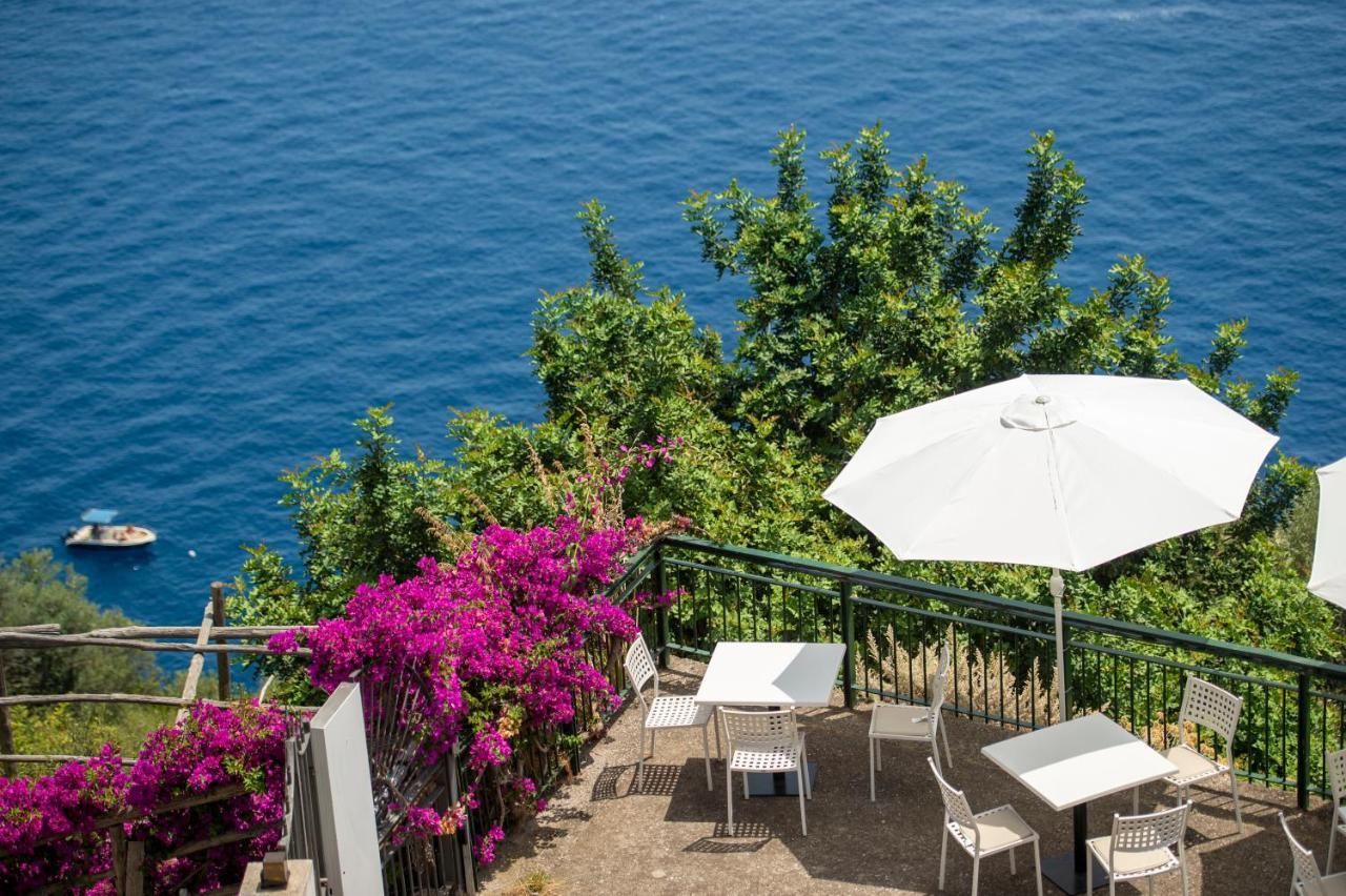 Open Gate Hotel Praiano Bagian luar foto
