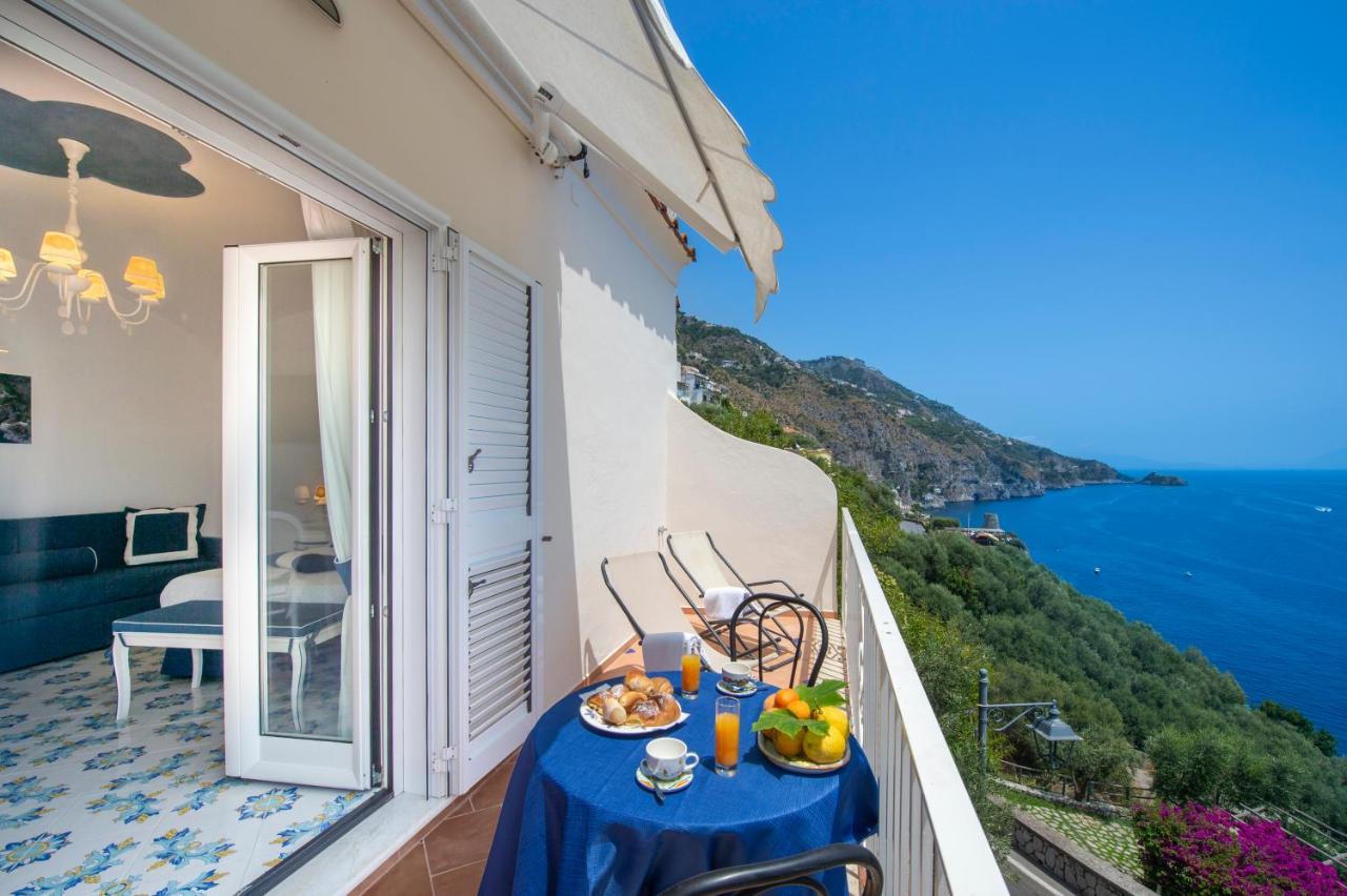 Open Gate Hotel Praiano Bagian luar foto