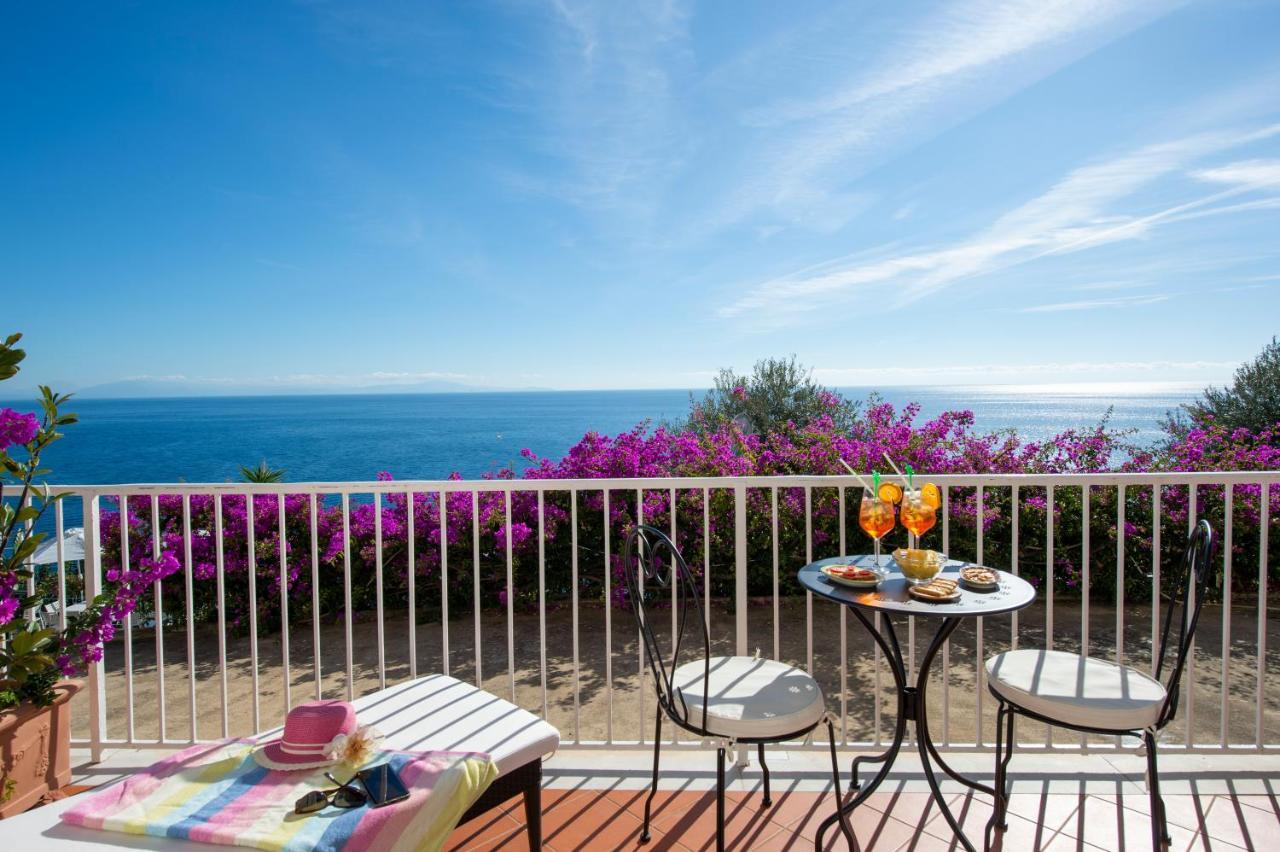 Open Gate Hotel Praiano Bagian luar foto
