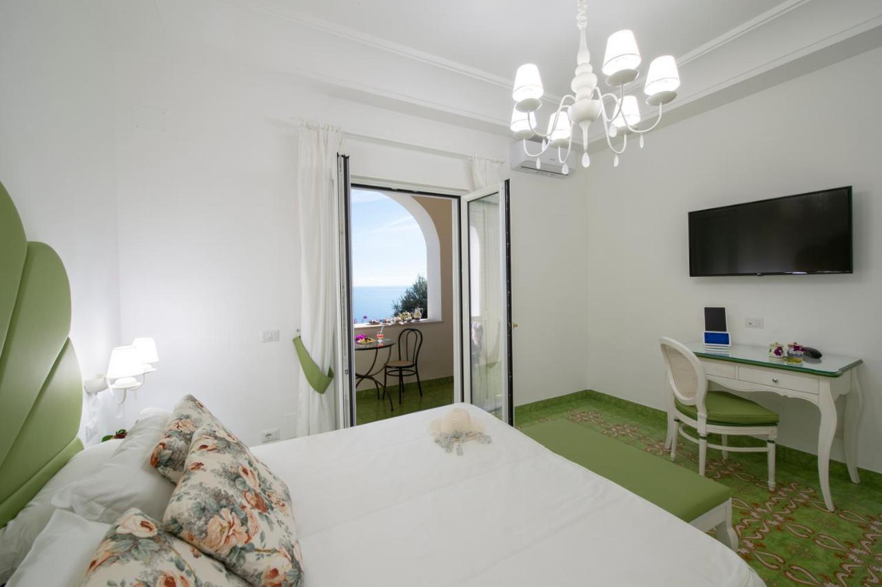 Open Gate Hotel Praiano Bagian luar foto